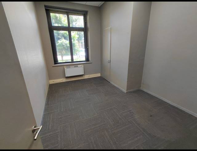 535M² OFFICE TO LET IN MAGALIESSIG
